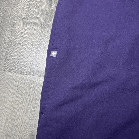 FIGS Rafaela - Picture 2 of 7